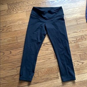 Lululemon Classic Cropped Leggings- Size 4